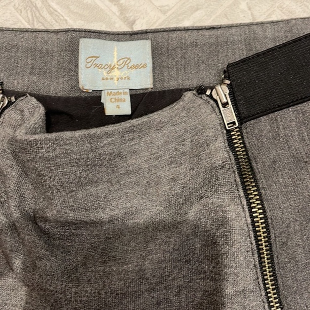 Tracy Reese Gray pencil skirt with pretty front zip, size 4